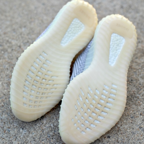 Yeezy Boost 350 V2 *GOAT Verified* - Picture 4 of 9